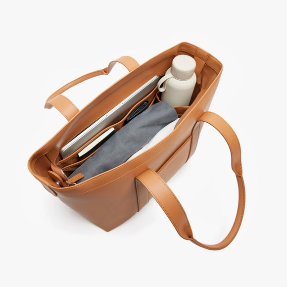 Elegant Tan Tote Bag - Picture 3 of 11